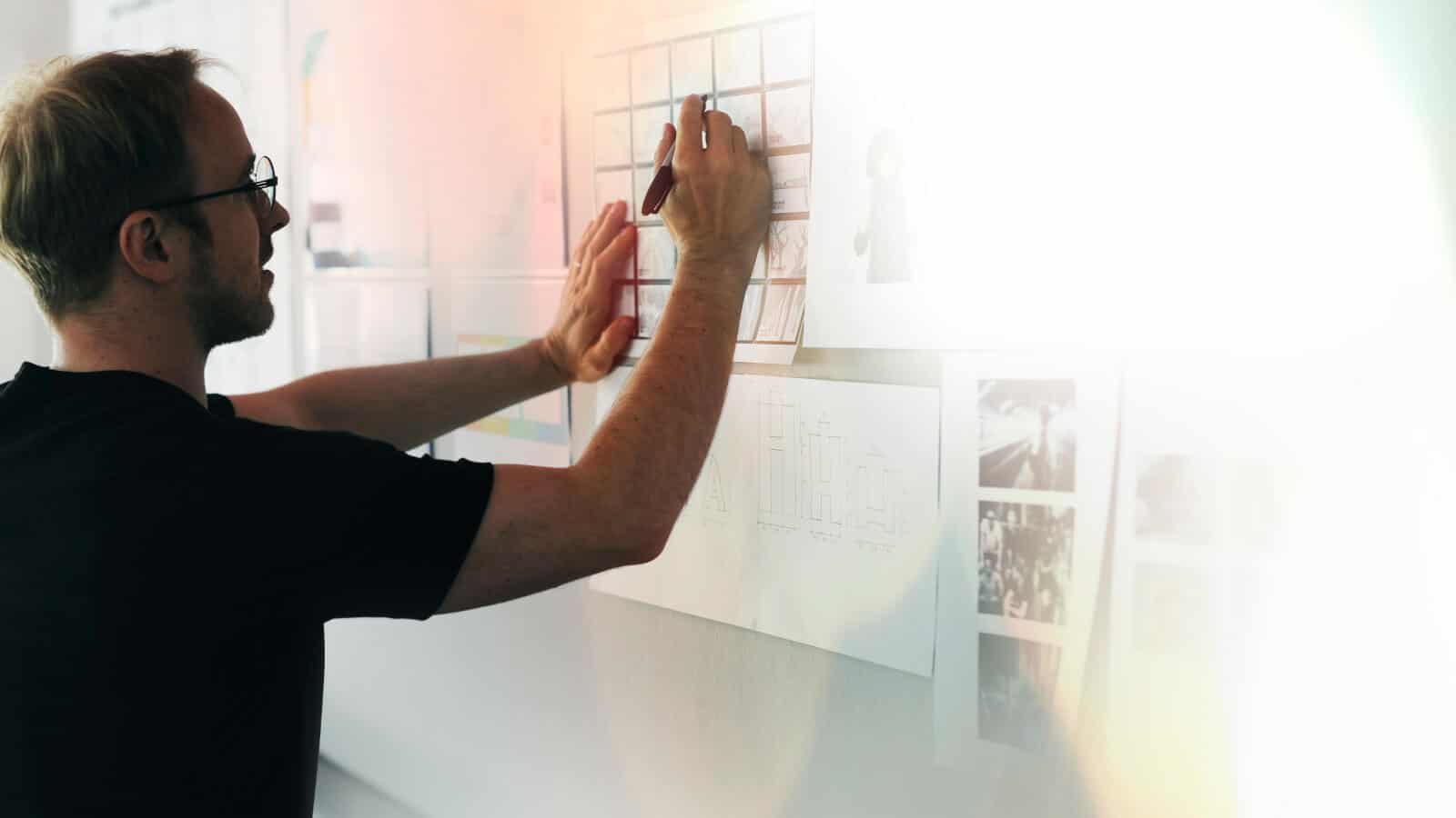 Depending on the type of service they provide, business consultants perform different consulting duties.
